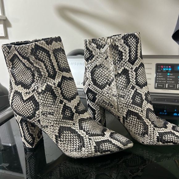 Snakeskin Patterned Ankle Boots - Picture 1 of 6